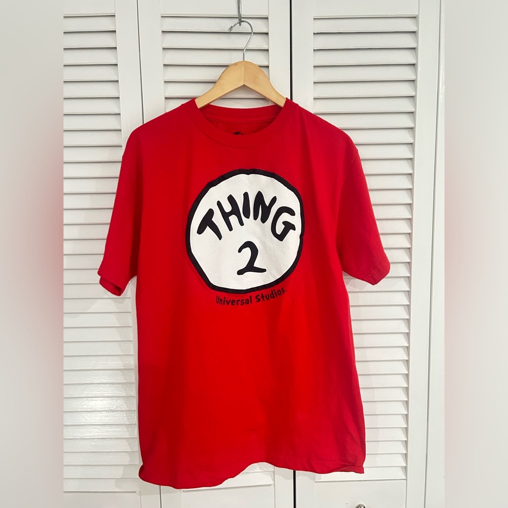 Universal Studios Red Thing 2 NWOT short sleeve T-shirt- men’s size large